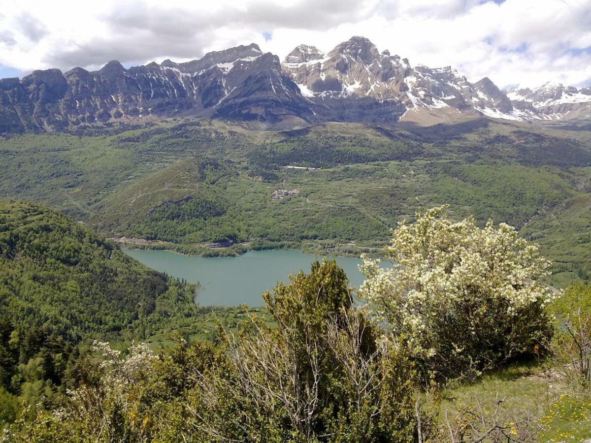Vistas Espectaculares, Wifi Y Parking Apartment El Pueyo de Jaca Luaran gambar
